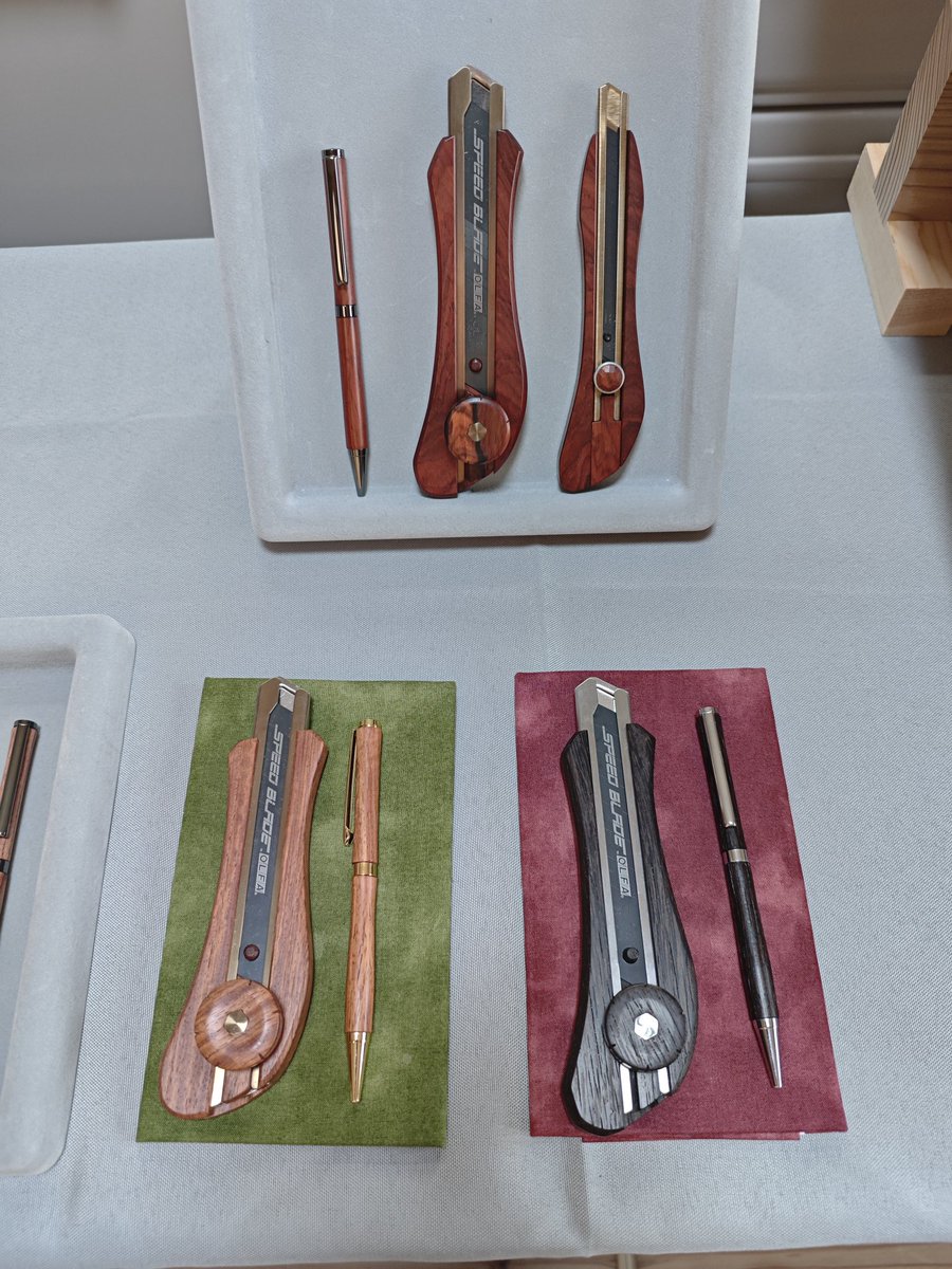 生存報告と出展のお知らせです。
バタバタとしてて全然更新できてませんでしたが最近はペンも製作しています😊

明日、堺市産業振興センターの雑貨村で出展します。中百舌鳥駅から徒歩約4分なので是非来てください‼️

場所：堺市産業振興センター（大ホール＆屋外）
時間：10:30〜16:00