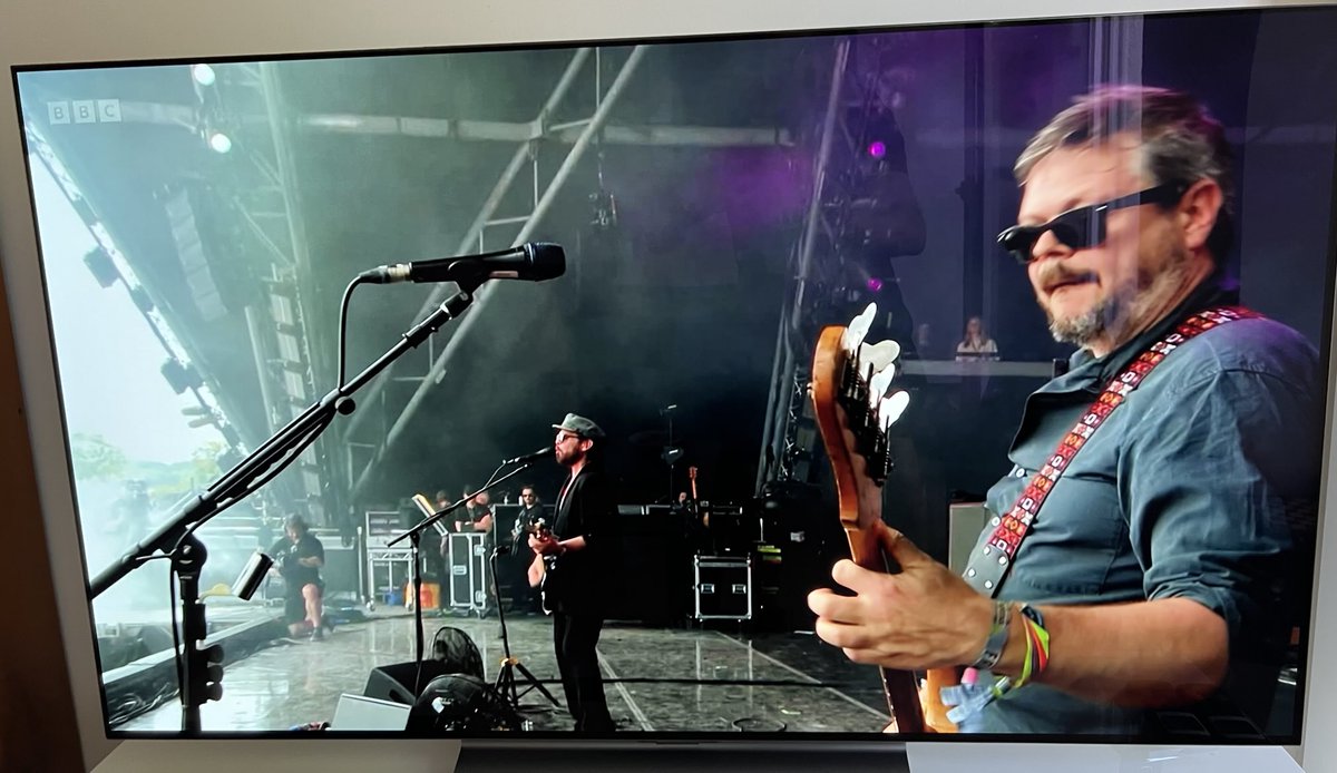 steverevison's tweet image. One of the best weekends of the year….catching up on Glastonbury 2025, with the fabulous ⁦@SupergrassHQ⁩ first on my watch list 🎸 🎸👏👏👏