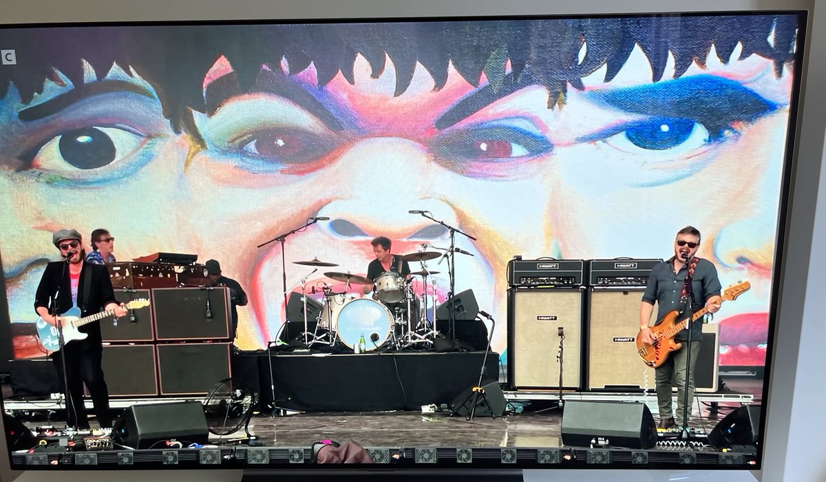 steverevison's tweet image. One of the best weekends of the year….catching up on Glastonbury 2025, with the fabulous ⁦@SupergrassHQ⁩ first on my watch list 🎸 🎸👏👏👏