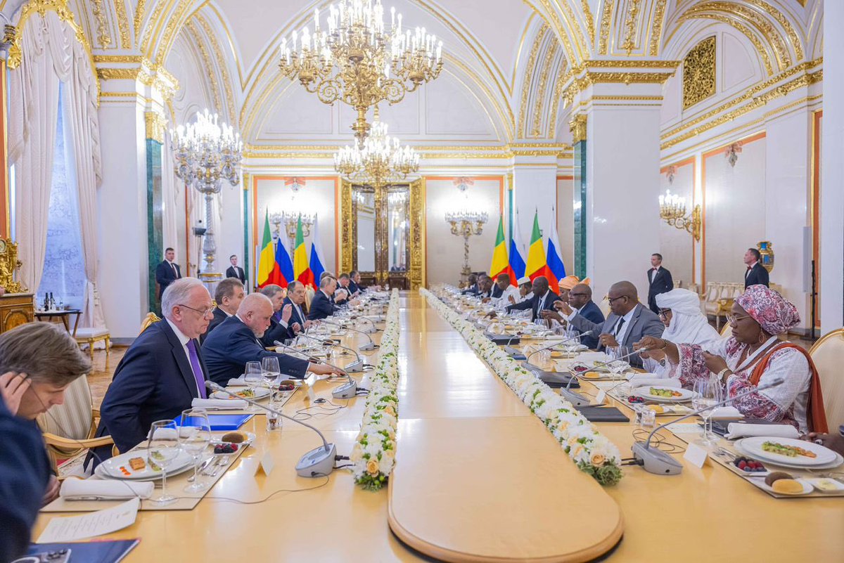ALHAMDOU AG ILYÈNE (@agilyene) on Twitter photo J’ai pris part à la mission du Président de la Transition Son Excellence <a href="/GoitaAssimi/">Général d'Armée Assimi GOITA</a> en Fédération de Russie,
témoignant de l’importance accordée par le Mali à la souveraineté technologique et à la modernisation de son administration.
facebook.com/share/p/16Xr9T… J’ai pris part à la mission du Président de la Transition Son Excellence <a href="/GoitaAssimi/">Général d'Armée Assimi GOITA</a> en Fédération de Russie,
témoignant de l’importance accordée par le Mali à la souveraineté technologique et à la modernisation de son administration.
facebook.com/share/p/16Xr9T…