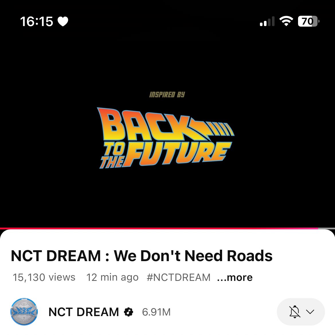 มีให้เครดิตด้วยว่าอินสไปมาจากหนังเรื่อง back to the future