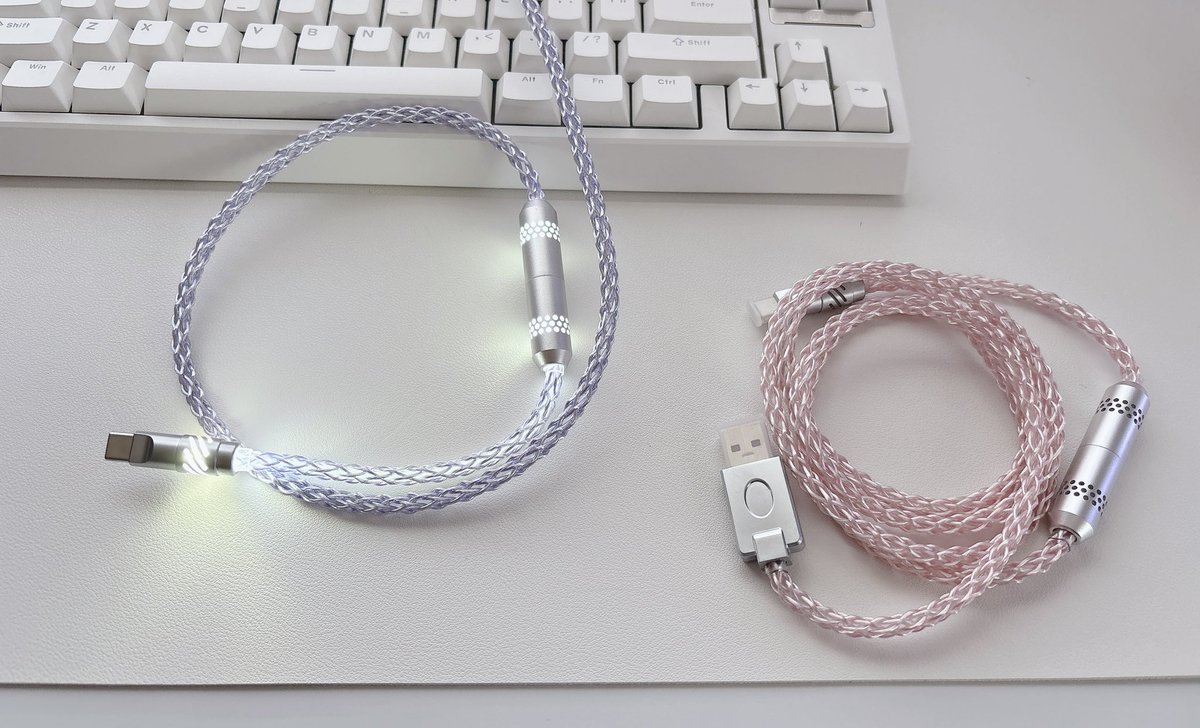 Gravastar M1 pink
かわいすぎて困惑している🩰

キーボードのケーブルもピンク買ったんだけど、この種類の絶妙な色味かわいい🫧