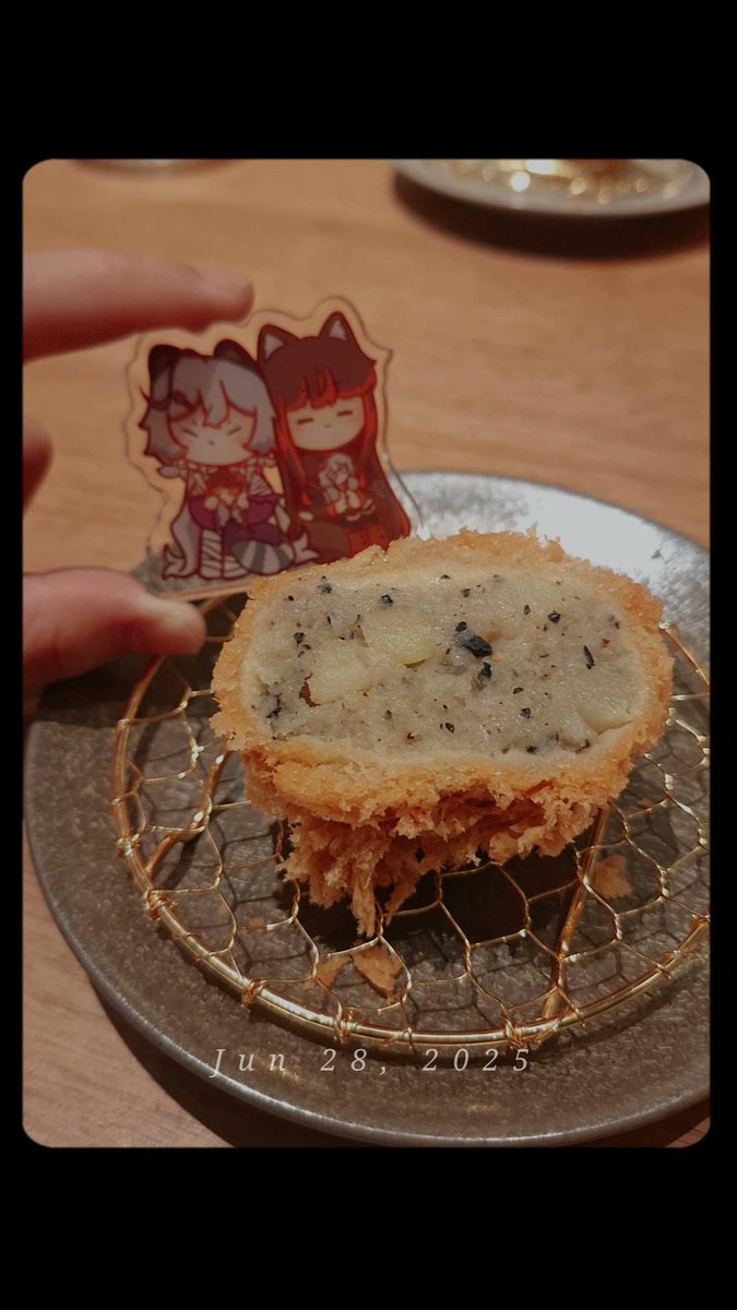 tonghow616's tweet photo. 帶美女吃因為走錯店而意外來到的高級豬排店(* ̄︶ ̄)
#希巴嚕馬
#MATUMURA https://t.co/POhX8L7Xgx