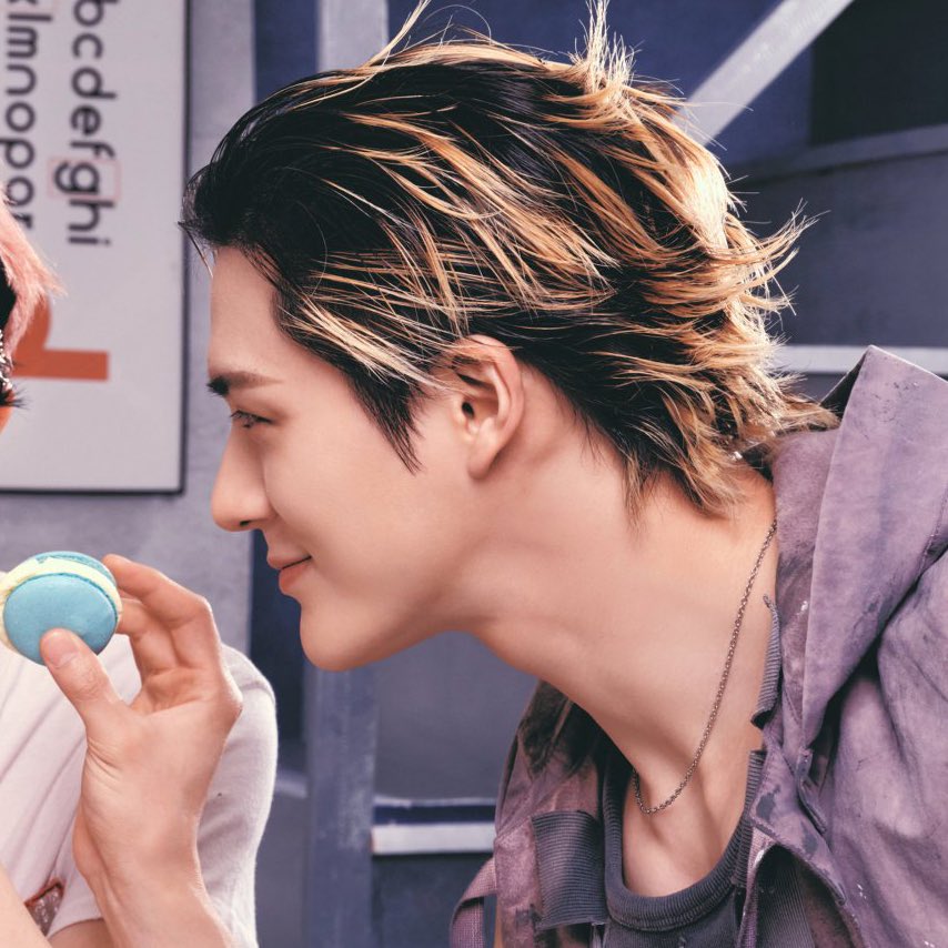 เขินไรไม่รุ้ตอนนี้เหมือนคนเสียสติ