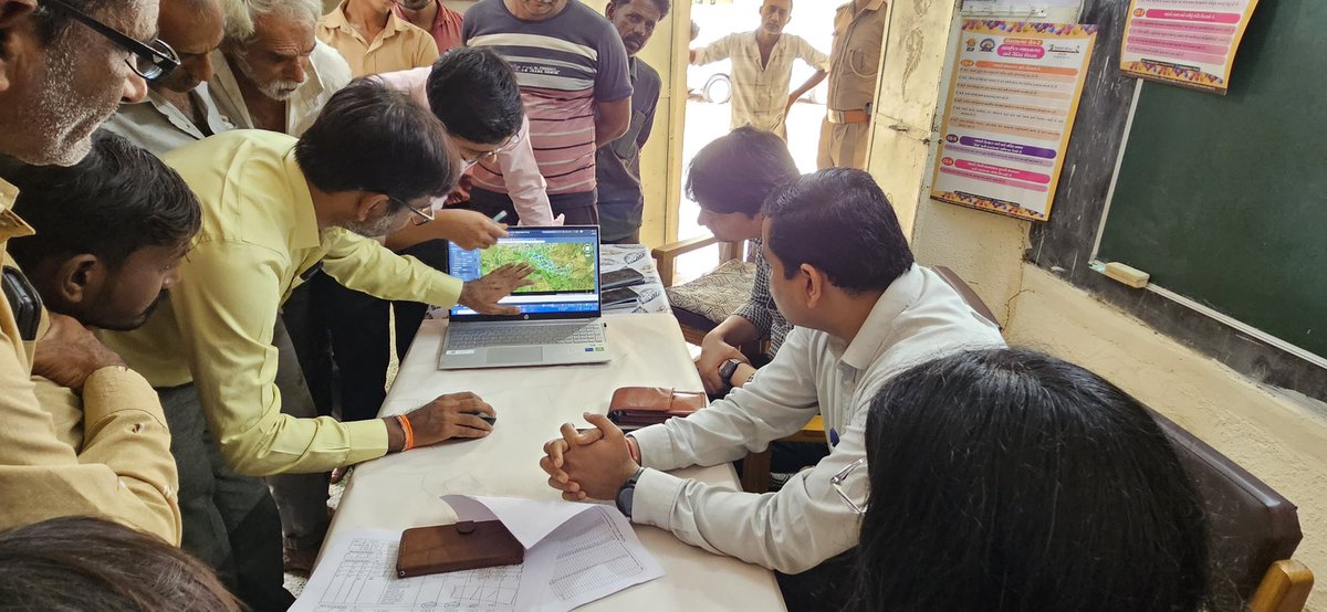 આજરોજ મેંદરડા તાલુકાના ગુંદિયાળી ગામ ખાતે Whole to Part (ભૂમિ સીમાંકન) કામગીરીના ભાગરૂપે “ટેબલટોપ એક્સરસાઇઝ”ની સંલગ્ન અધિકારીશ્રીઓ તથા ગામજનોની હાજરીમાં જરૂરી સમીક્ષા કરવામાં આવી.
તેમજ રૂબરૂ સ્થળ મુલાકાત લઈ “whole to part” કામગીરી બાબતે જરૂરી માર્ગદર્શન આપ્યું.

<a href="/CMOGuj/">CMO Gujarat</a>