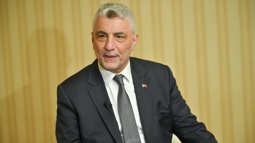 📌 Moskova’da gerçekleştirilen KEK toplantısının ardından açıklamalarda bulunan Ticaret Bakanı Ömer Bolat, Rusya'nın Türkiye için ticaret ve enerjide kilit öneme sahip olduğunu belirtti

👉Bakan Bolat, Akkuyu NGS tamamlandığında, Rus yatırımlarının 37 milyar dolara ulaşacağının