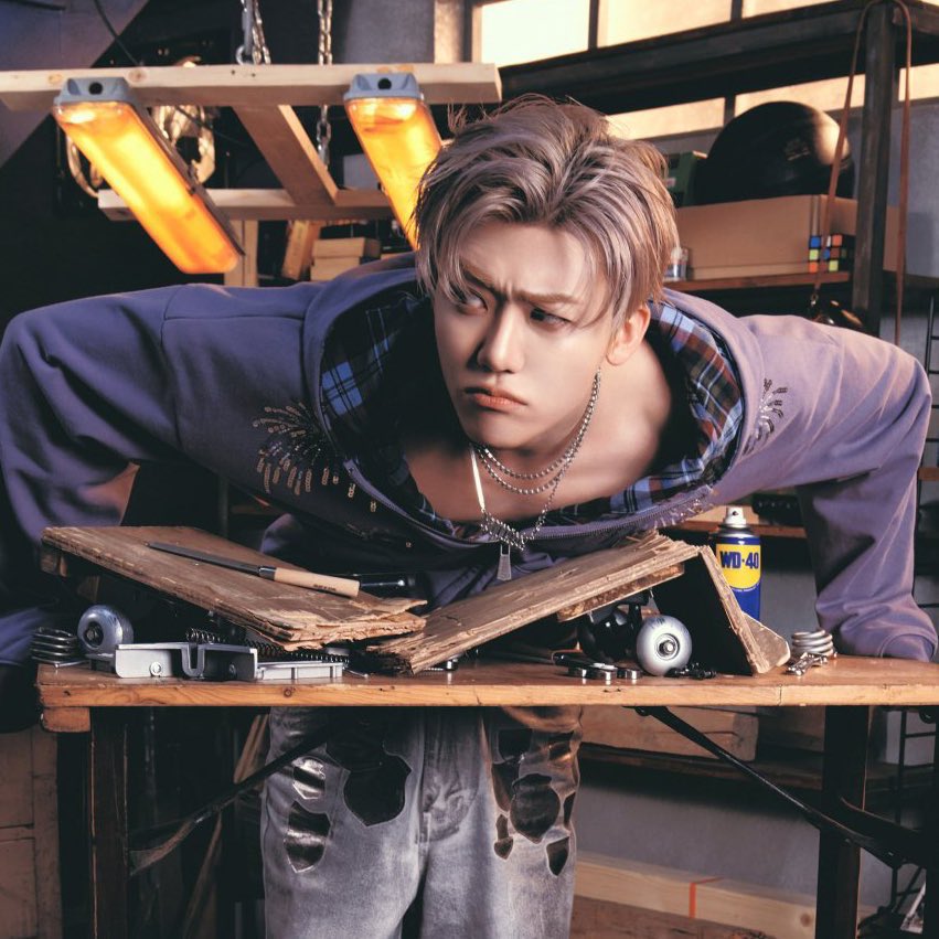 เสื้ออะไร ไปเปลี่ยน                 เอ้า นี่แขนยาวละนะเธอ