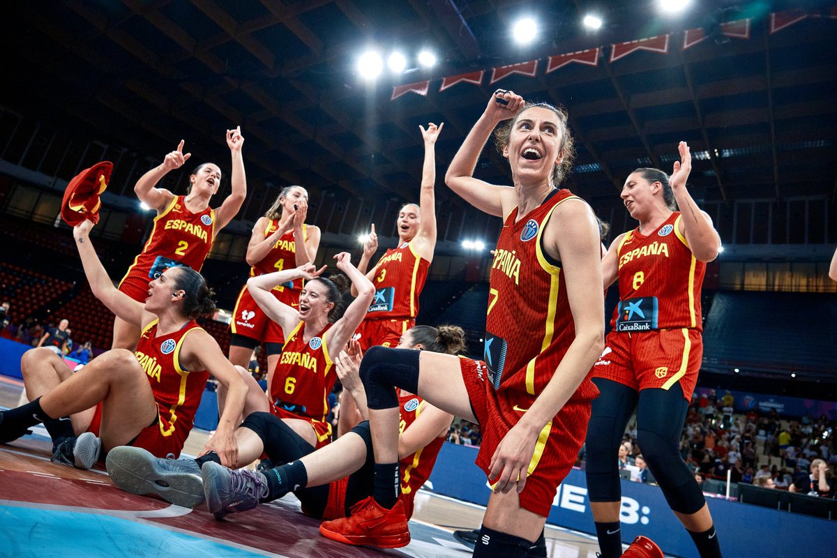 🚨 ACTUALIZACIÓN | RTVE rectifica 

La final del #EuroBasketWomen entre España y Bélgica se verá el domingo a las 19:30h en La1

BRA-VO 👏🇪🇸