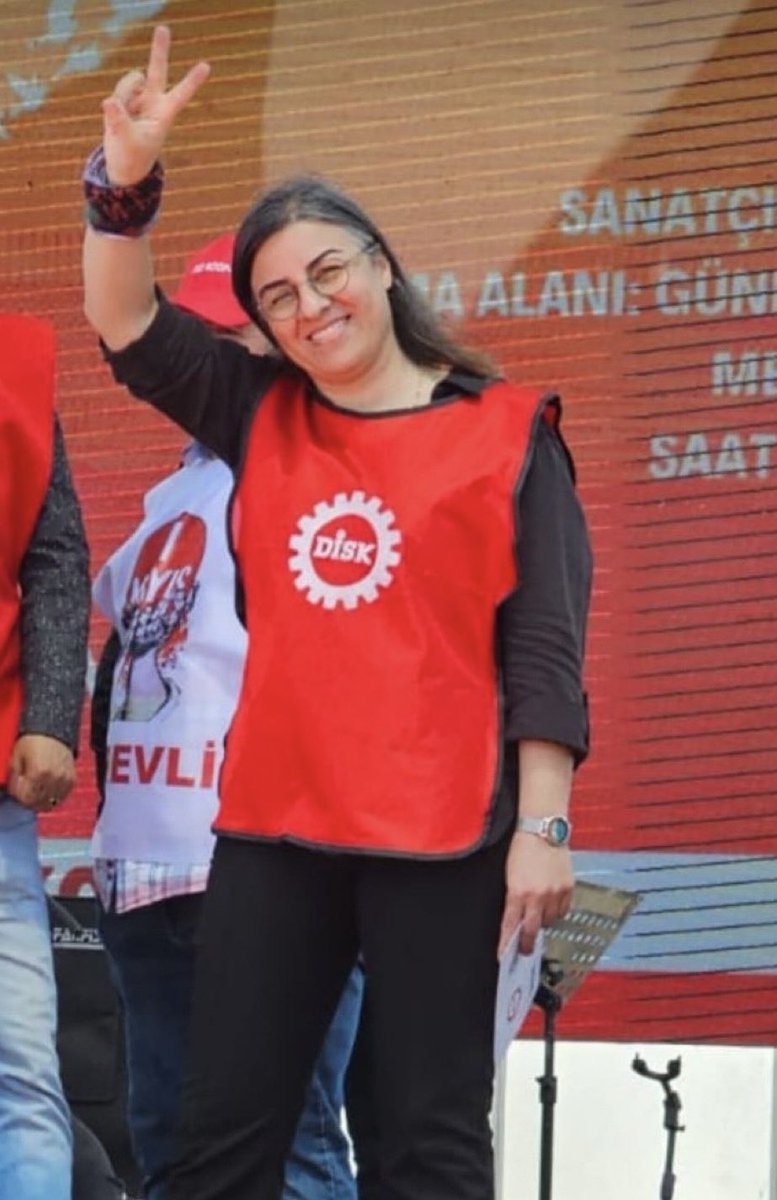 Şükret Sevgener (@sevgenersukret) on Twitter photo Bir kadını tutsak edebilirsiniz ama inancını, umudunu, direnişini asla.
Demokrasiyi, adaleti ve hukuku savunan İzmir 8 No’lu Şube Başkanımız <a href="/dnzshngmstkn/">Deniz ŞAHİN GÜMÜŞTEKİN</a> 12gündür tutuklu.
Haksız hukuksuz bir şekilde tutuklanan başkanımız derhal serbest bırakılsın!…
<a href="/dnzshngmstkn/">Deniz ŞAHİN GÜMÜŞTEKİN</a> Bir kadını tutsak edebilirsiniz ama inancını, umudunu, direnişini asla.
Demokrasiyi, adaleti ve hukuku savunan İzmir 8 No’lu Şube Başkanımız <a href="/dnzshngmstkn/">Deniz ŞAHİN GÜMÜŞTEKİN</a> 12gündür tutuklu.
Haksız hukuksuz bir şekilde tutuklanan başkanımız derhal serbest bırakılsın!…
<a href="/dnzshngmstkn/">Deniz ŞAHİN GÜMÜŞTEKİN</a>