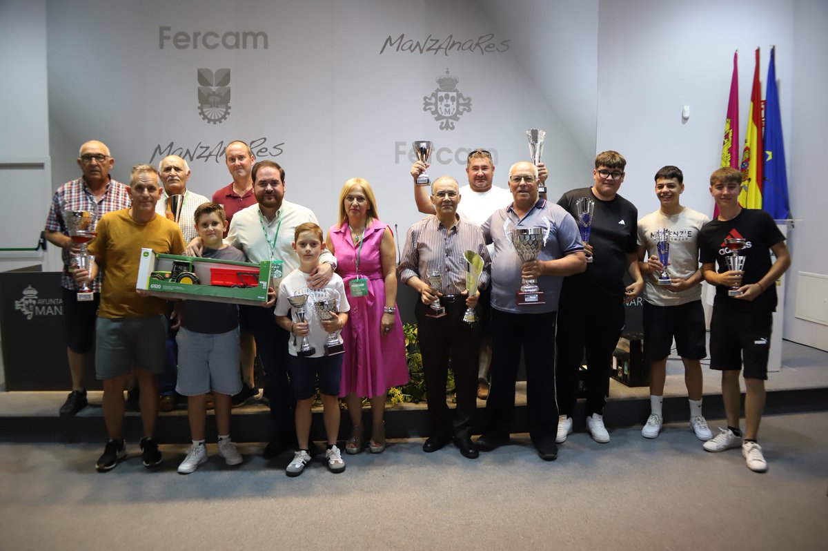 Entregados los premios del XII Concurso de Arada (adulto nacional y juvenil nacional) y del V Concurso de Arada (local y especial juvenil) celebrados en el marco de #Fercam2025

📸Álbum de fotos =&gt; facebook.com/feriadelcampo/…