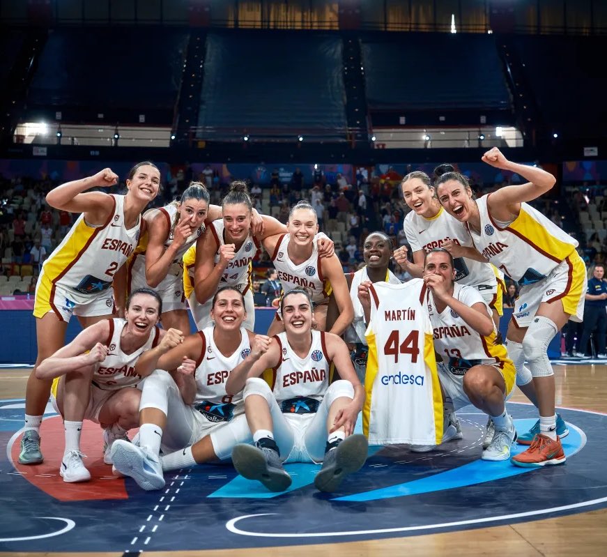 🇪🇸🇧🇪 La final del #EuroBasket femenino entre España y Bélgica se verá el domingo a las 19:30h en 𝙇𝘼 𝟭 𝙮 𝙍𝙏𝙑𝙀 𝙋𝙇𝘼𝙔

¡A por el quinto Eurobasket, <a href="/BaloncestoESP/">Baloncesto España</a>!