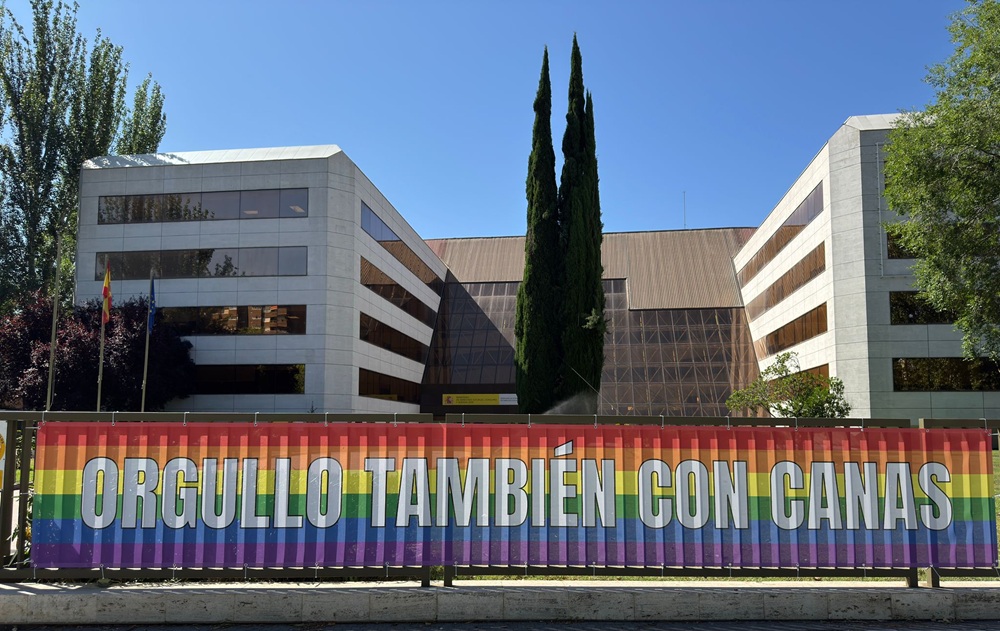 🏳️‍🌈🌃Durante esta madrugada nos han robado los carteles dónde nos uníamos a la celebración del Día Internacional del Orgullo LGTBIQ+. Ante este acto vergonzoso, desde el #Imserso, solo nos queda reiterar nuestro apoyo a este colectivo en este día tan especial.
#Orgullo2025