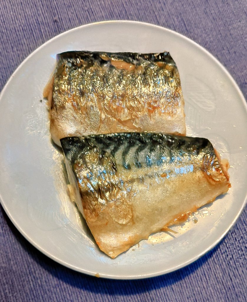 でけた。今日もお世話になりました。

每日、飯を作っている人、凄いと思います。

丁寧な仕事と美味さを提供して下さる飲食に携わる方々凄いと思います。
日本国民の暮らしが明るいものになると良いですね。