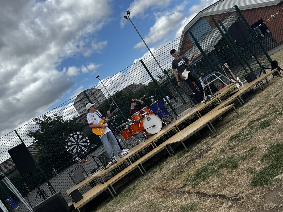 NorbridgeCIA's tweet image. Come on down…it’s rocking down here!! 🎸🤘@DeltaNorbridge