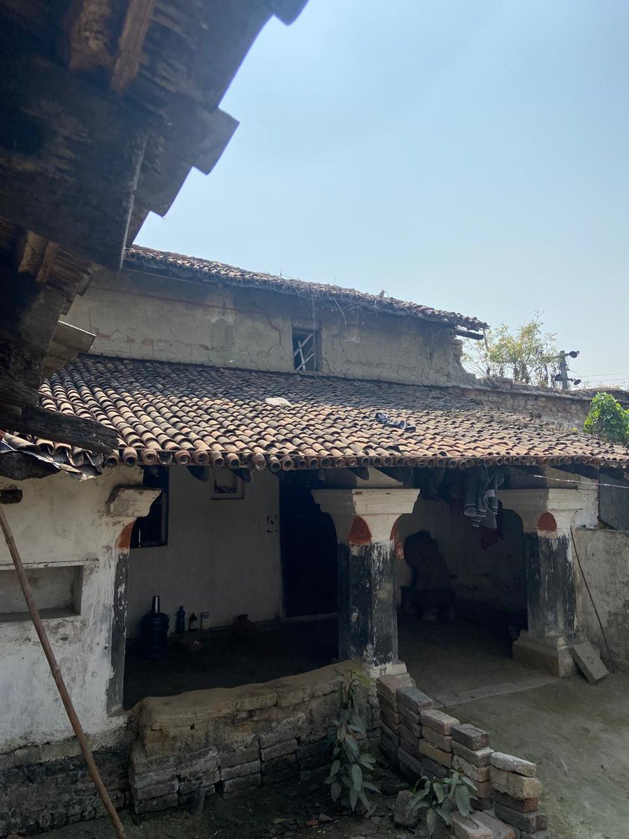 I come from Etawah &amp; this broken house belongs to one Brahmin family living there.

This is their current reality.

Today, they're politically orphaned &amp; soft target for parties trying to appease vote banks.

UP needs bold leaders ASAP- who see them, hear them &amp; stand by them.