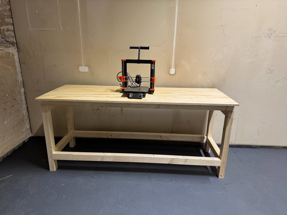 JanTec (@jan_tec) on Twitter photo Day 0⃣8⃣ of the JanTec Engineering Studio Renovation!  
Today a friend and I built the first workbench and its super strong! Day 0⃣8⃣ of the JanTec Engineering Studio Renovation!  
Today a friend and I built the first workbench and its super strong!