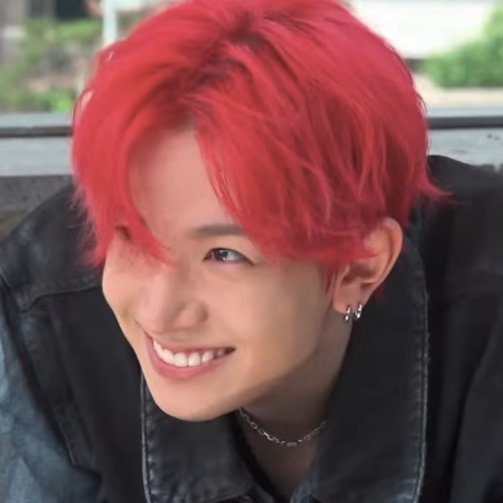 smiley heeseung 😭🤏🏻