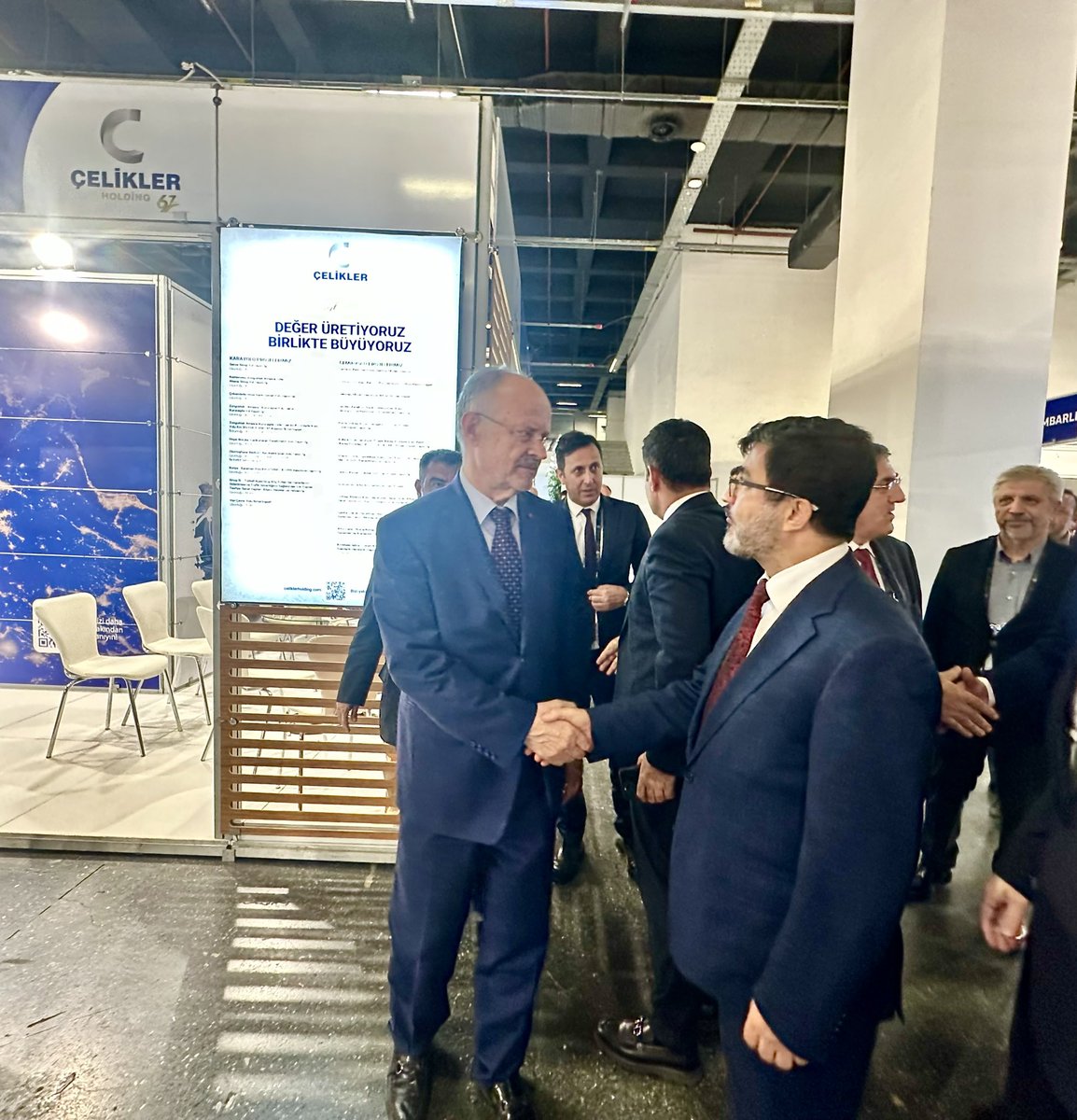 🚄 Küresel Ulaştırma Koridorları 2025 Forumu’ndayız!
70 ülkenin temsilcilerini bir araya getiren bu stratejik organizasyonda, Çelikler Holding olarak Türkiye’nin ulaştırma ve altyapı alanındaki gücünü gururla temsil ediyoruz.
#GTCF2025
#TürkiyeHızlanıyor 🇹🇷