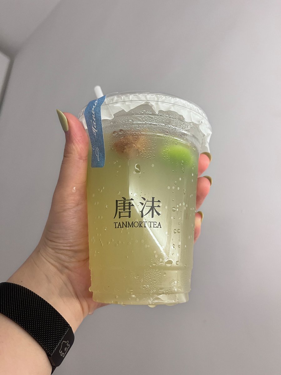 chenmengmeng17's tweet photo. 夏天最爱 请喝 https://t.co/7n2grl609i
