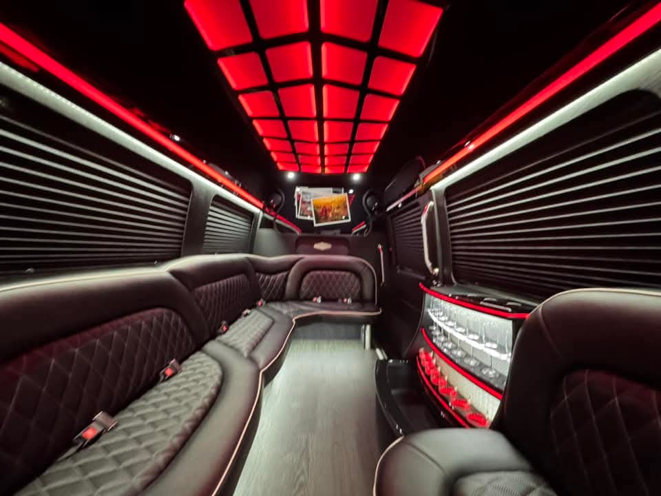 AdvantageChauff's tweet photo. Do something FUN this holiday weekend and really make the beautiful weather we're finally expecting and the fireworks count! Advantage Limousine 610-966-5755 Info@chauffeurservices.com https://t.co/X83mMGPs6x