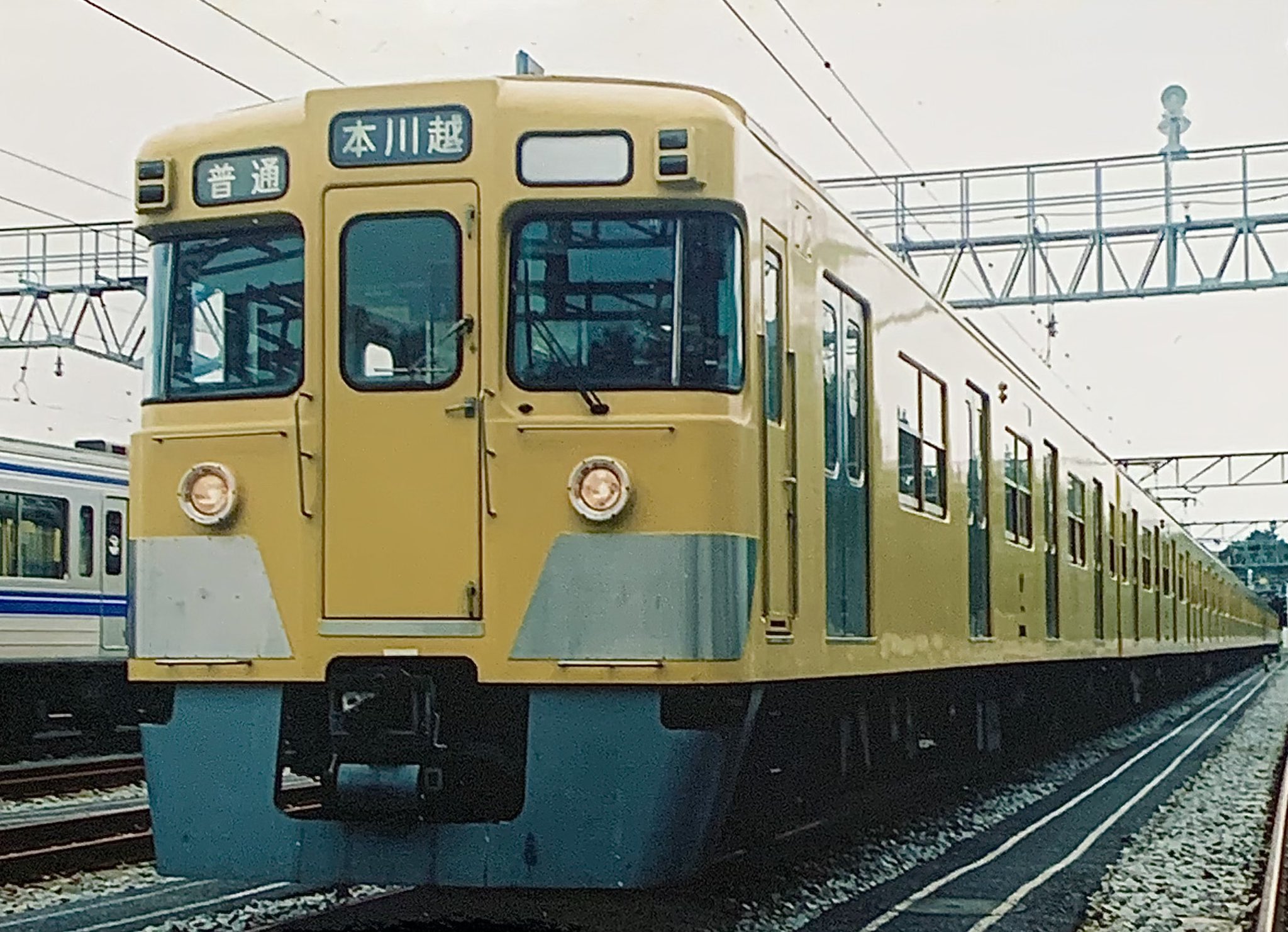 驚きの値段で 鉄道部品】西武鉄道 2000系 メーターカウル