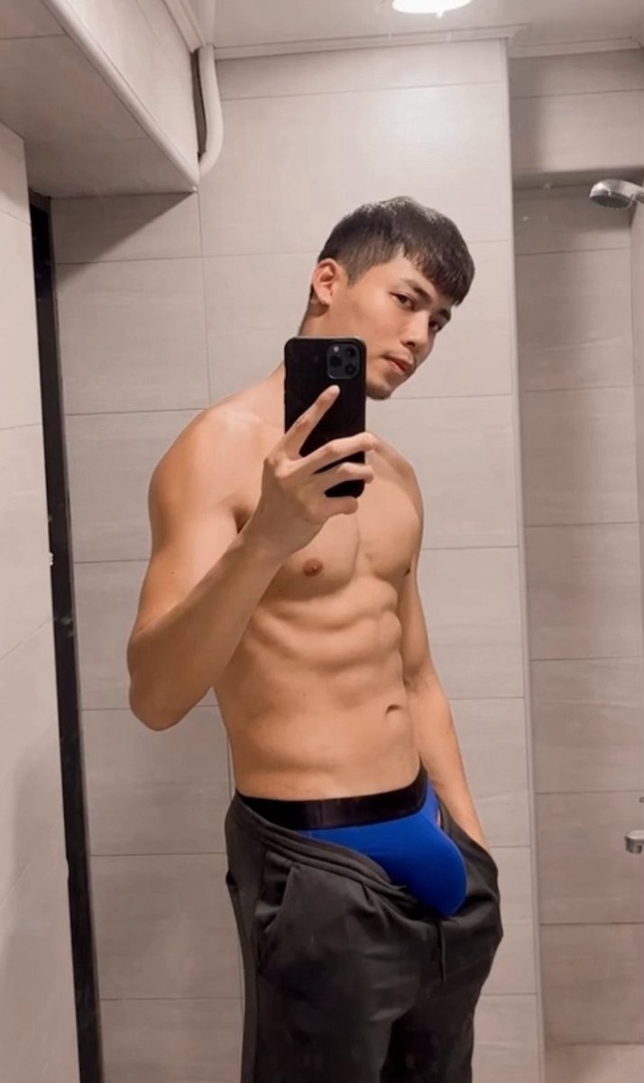 客人的浴室跟我以前工作室好像
再次提醒現在都是外出服務喔
如果自己沒有場地我會訂旅館休息房
費用我全額負擔
這樣整潔度跟機動性都比較好～
台中舒壓按摩預約或詢問
請加官方line id ：「@995ueysb」