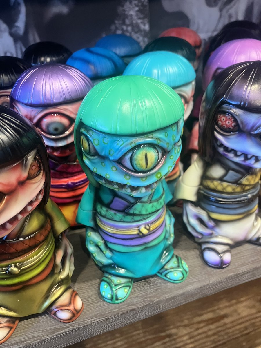 Otk_mop's tweet image. かっこわらい雑貨店@kakkowaraitoys
さんの個展に下北沢へ行って来ました✨
綺麗な厚みのある塗装とまだまだ上がるであろう値段のいかつさに震えますね🫨
また次のイベントで👋