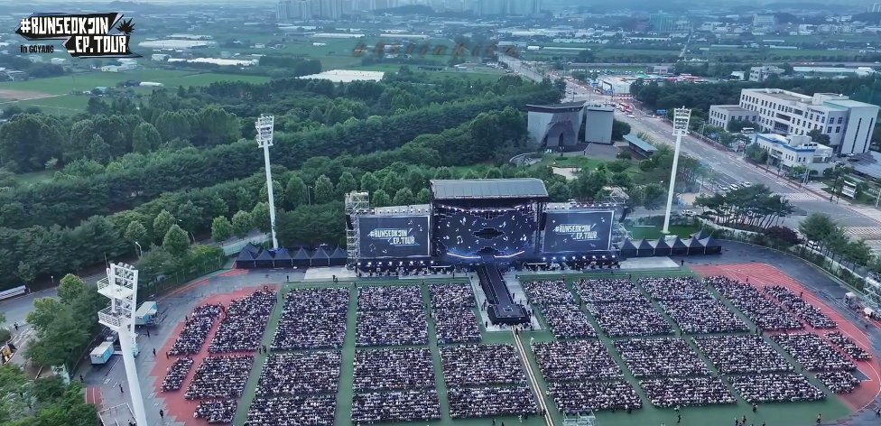 btschartsdailyc's tweet image. WE ARE SO PROUD OF YOU JIN !! 

JIN LIVE IN GOYANG DAY 1 
#RUNSEOKJIN_epTOUR 
#RUNSEOKJIN_epTOUR_GOYANG