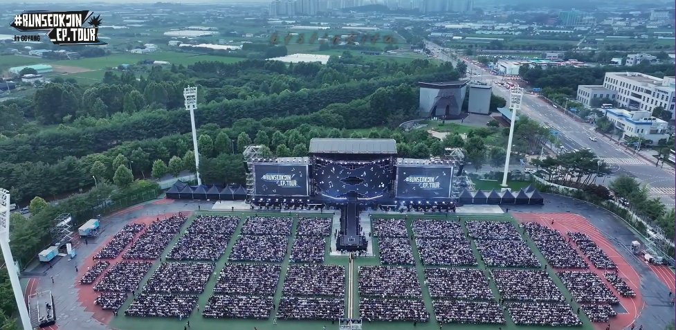 btschartsdailyc's tweet image. WE ARE SO PROUD OF YOU JIN !! 

JIN LIVE IN GOYANG DAY 1 
#RUNSEOKJIN_epTOUR 
#RUNSEOKJIN_epTOUR_GOYANG