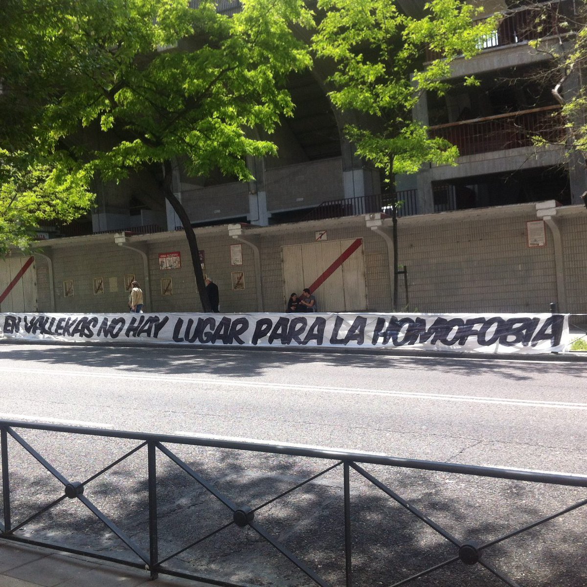 Tu odio no cabe en nuestras calles.
Vallekas contra la homofòbia.
#Orgullo2025