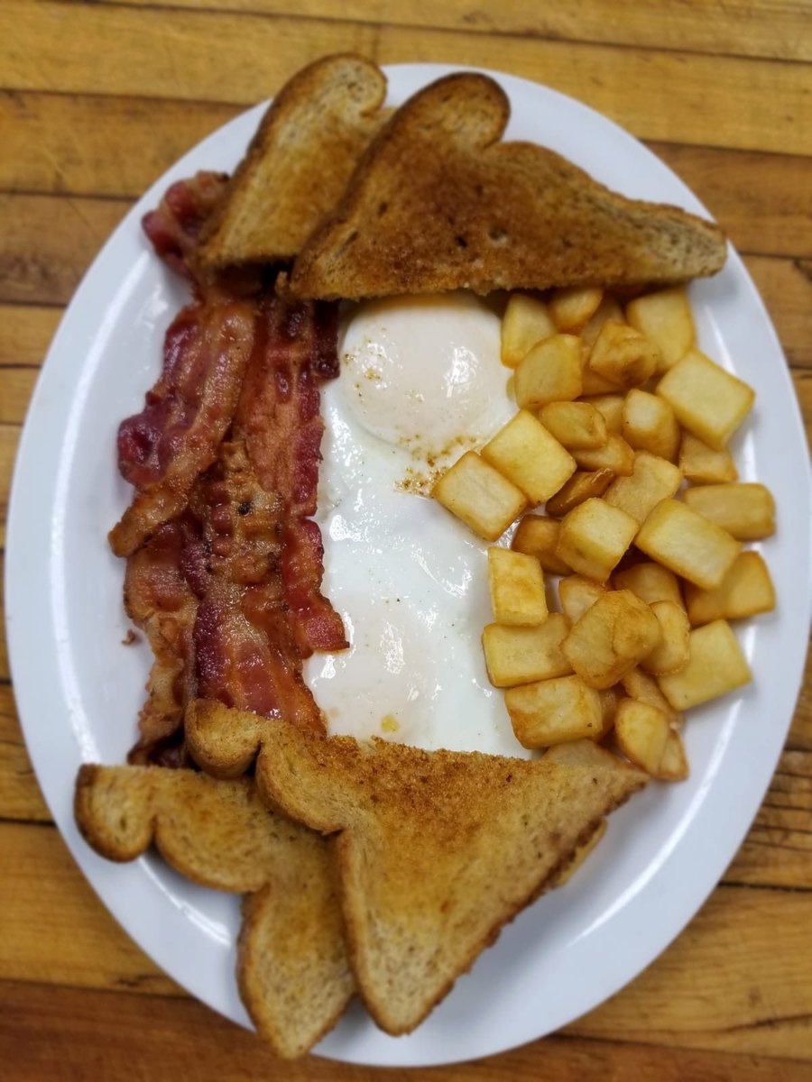 Kickstart your weekend with our  "palladium breakfast" featuring crispy bacon, two eggs, homefries, and toast. Enjoy this delicious meal before noon and savour a complimentary cup of coffee! 🥓 🍳 ☕