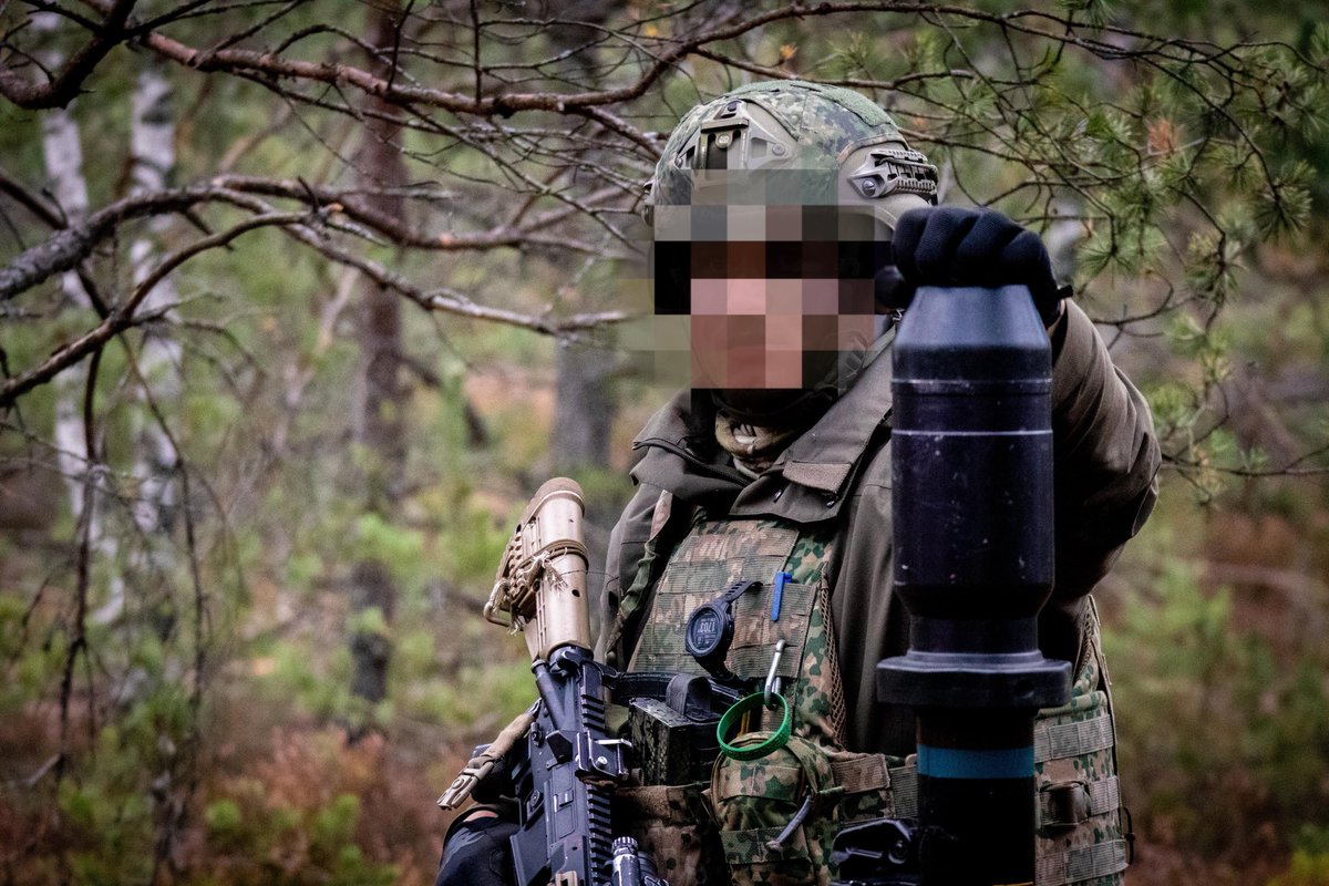 Vandaag bedankt Nederland de veteranen die ingezet zijn in dienst van de vrede, nu en in het verleden. Ontzettend trots op deze mensen en natuurlijk in het bijzonder op mijn zoon, die zich dag in dag uit inzet voor onze vrede! #thuisfront <a href="/Defensie/">Ministerie van Defensie</a> <a href="/landmacht/">Koninklijke Landmacht</a> #trots #veteranendag