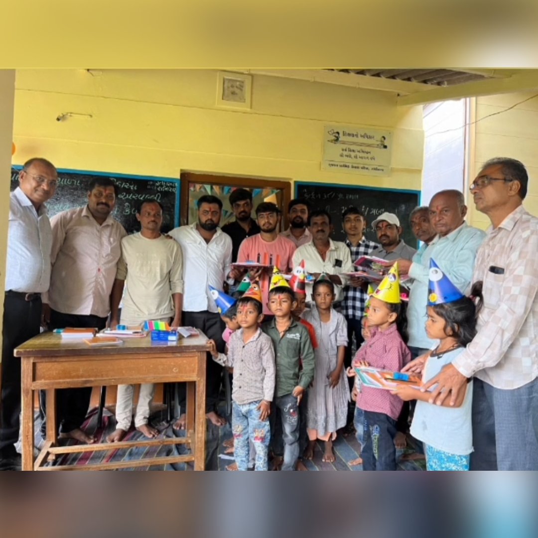 vasim_goodwill's tweet photo. આજ રોજ ગુડવિલ ચેરિટેબલ ટ્રસ્ટ દ્વારા શાળા પ્રવેશોત્સવ પ્રસંગે લાલપુર(સરડોઈ), પાદર તેમજ ગઢડા સરકારી પ્રાથમિક શાળાના બાલવાટિક અને ધોરણ એકમાં પ્રવેશ મેળવતા બાળકોને સ્ટડી મટીરિયલ કીટ આપી.
આ પ્રસંગે સરપંચશ્રી, સભ્યોશ્રી, શિક્ષકો,ગ્રામજનો, વિધાર્થીઓ અને ટ્રસ્ટના ટ્રસ્ટીઓ હાજર રહ્યા. https://t.co/yjejrVPrTK