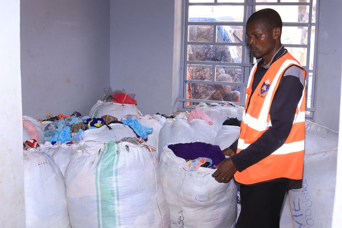 Directorate of HCT, Church of Uganda (@hct_direcorate) on Twitter photo In the same week we also received a consignment of clothes from Mityana diocese & <a href="/Dofkigezi/">Diocese of Kigezi - COU</a> that gave a cash contribution of Ugshs. 4m. This part of the on going <a href="/ChurchofUganda_/">Church of Uganda</a> emergency appeal that has been on since April 2025. In the same week we also received a consignment of clothes from Mityana diocese & <a href="/Dofkigezi/">Diocese of Kigezi - COU</a> that gave a cash contribution of Ugshs. 4m. This part of the on going <a href="/ChurchofUganda_/">Church of Uganda</a> emergency appeal that has been on since April 2025.