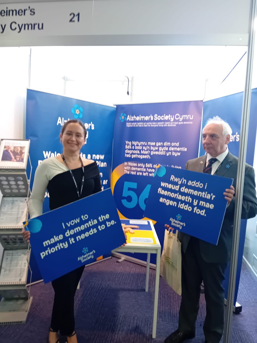 Alzheimer's Society Campaigns (@alzsoccampaigns) on Twitter photo Hyfryd i weld <a href="/MikeHedgesAM/">Mike Hedges</a> yng Nghynhadledd <a href="/WelshLabour/">Welsh Labour</a> yn Llandudno.
Diolch am eich cefnogaeth i gyd, ofyn cwestiynau yn y Senedd a chefnogi gwasanaethau lleol yn Abertawe. ❤️ Hyfryd i weld <a href="/MikeHedgesAM/">Mike Hedges</a> yng Nghynhadledd <a href="/WelshLabour/">Welsh Labour</a> yn Llandudno.
Diolch am eich cefnogaeth i gyd, ofyn cwestiynau yn y Senedd a chefnogi gwasanaethau lleol yn Abertawe. ❤️