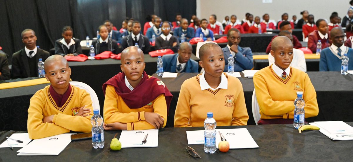 MPGodlimpi's tweet image. EC comes 2nd (after WC) on alcohol abuse among our youth population, a consequence of our over reliance on alcohol for socializing. At the EC Underage Drinking Summit, I highlighted how alcohol abuse makes SA less competitive as it affects productivity & responsible spending.