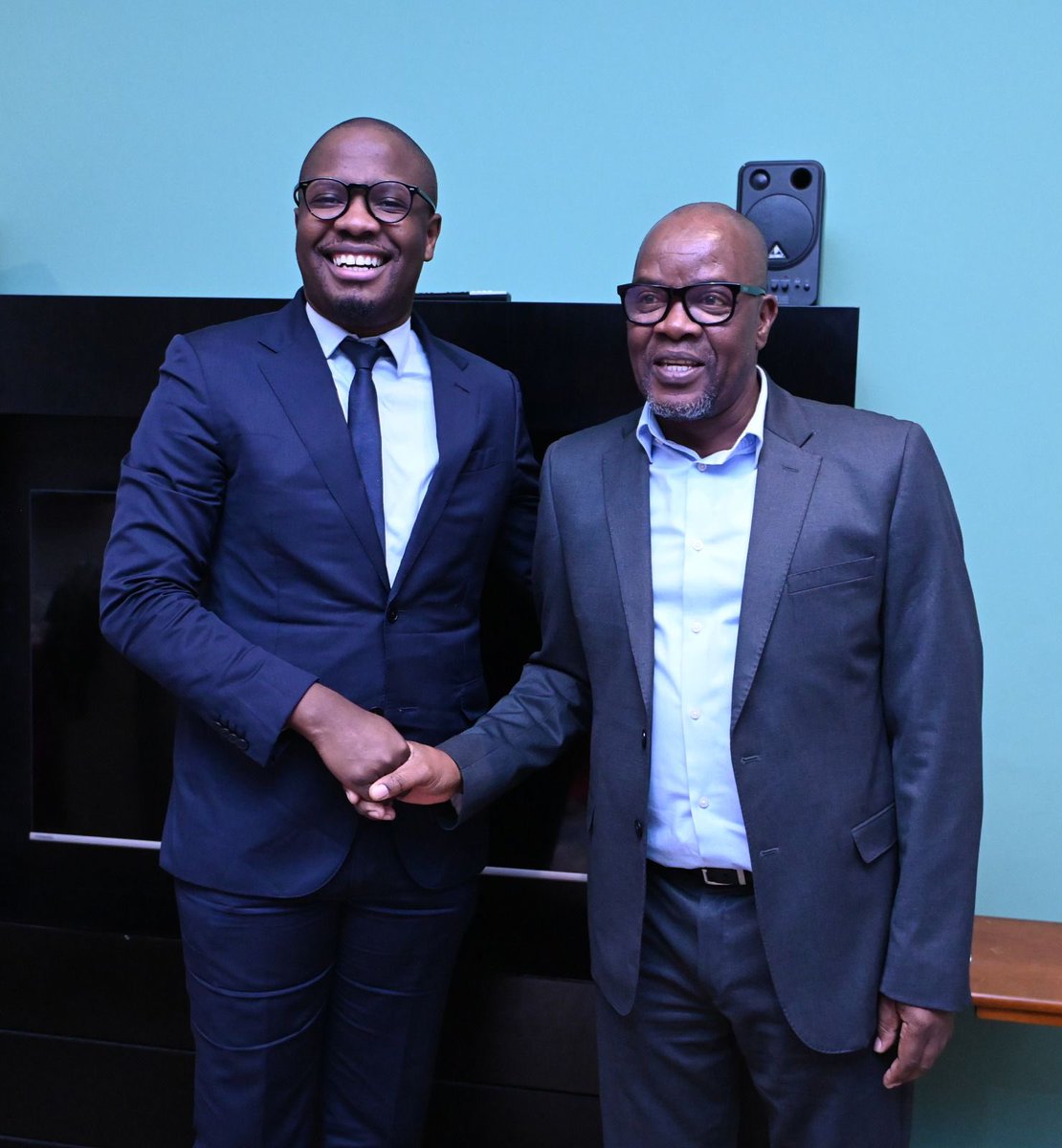 MPGodlimpi's tweet image. EC comes 2nd (after WC) on alcohol abuse among our youth population, a consequence of our over reliance on alcohol for socializing. At the EC Underage Drinking Summit, I highlighted how alcohol abuse makes SA less competitive as it affects productivity & responsible spending.