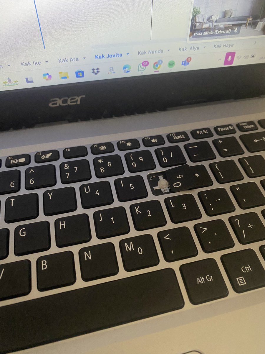 loOvebites tweet media