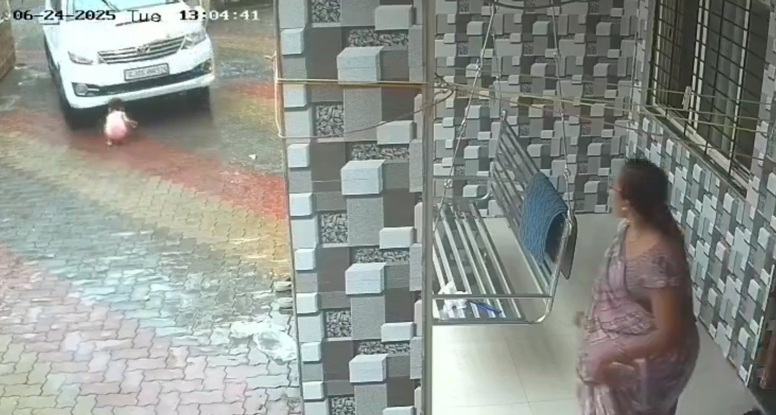 Toddler Emerges Unharmed After Being Run Over by SUV in Navsari; CCTV video Goes Viral