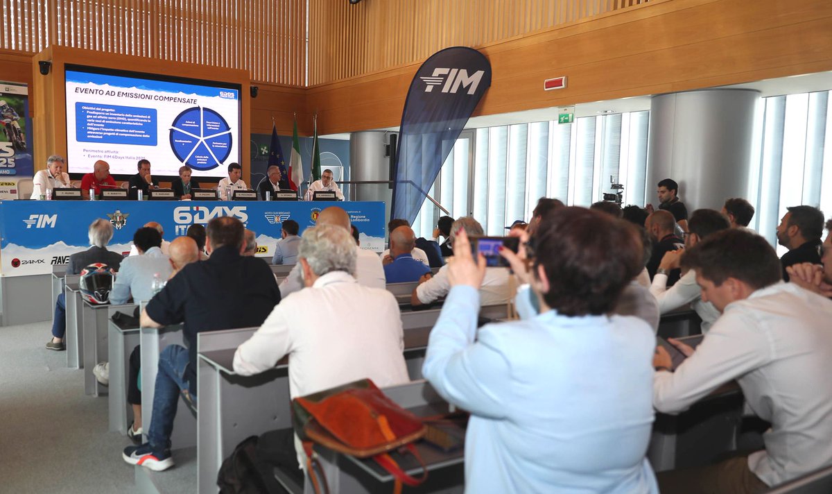 FIM_live's tweet photo. 🇮🇹 6DAYS® Italia Press Conference 🇮🇹
Read more 👉 https://t.co/3peeV2r3Sb
#FIM | #FIMISDE | #6Days®️ | @FIMISDE https://t.co/bAqW1ngCX2