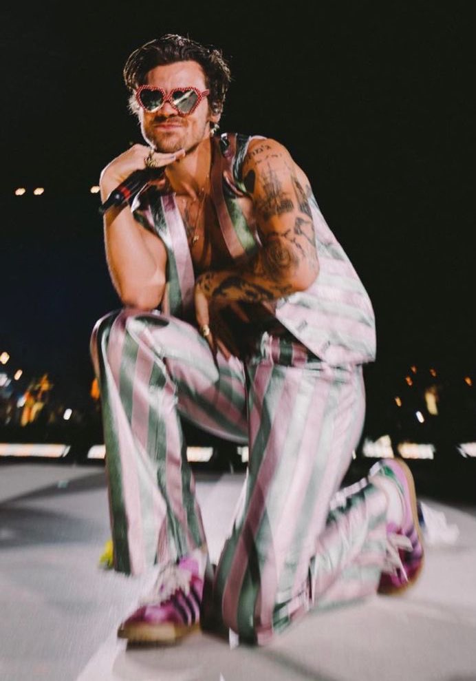 hejka!!!!!!! prowadzę badanie do swojej magisterki o koncertach, obsesyjności i osobowościowych powiązaniach, dlatego BŁAGAM jeśli możecie wypełnić moją ankietę (zajmuje 5 min) i podać dalej jak to widzicie - będę dozgonnie wdzięczna💝💝
ipsuj.qualtrics.com/jfe/form/SV_6l…

inspo do pracy⬇️