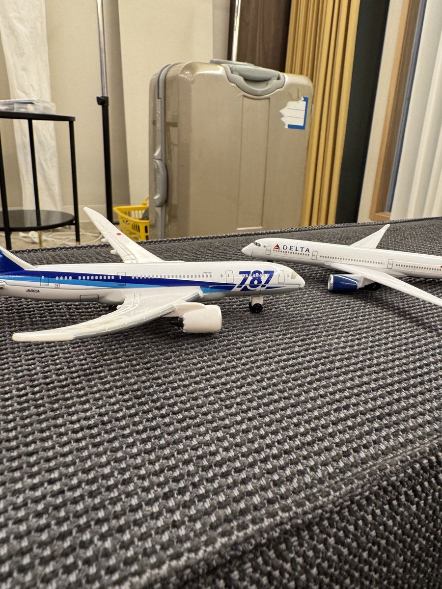 本日の現場終了🫡
今月は15現場🔞に二つのイベントでした✨
今日学んだ事はストッキングを破くプレイをするなら100均のストッキングが破りやすいです。
ヘタにCクラインとかの良いやつだと破けません💦
特に股の部分は超しっかりしてます！指を怪我した男優がいるそうです…知らんけど。