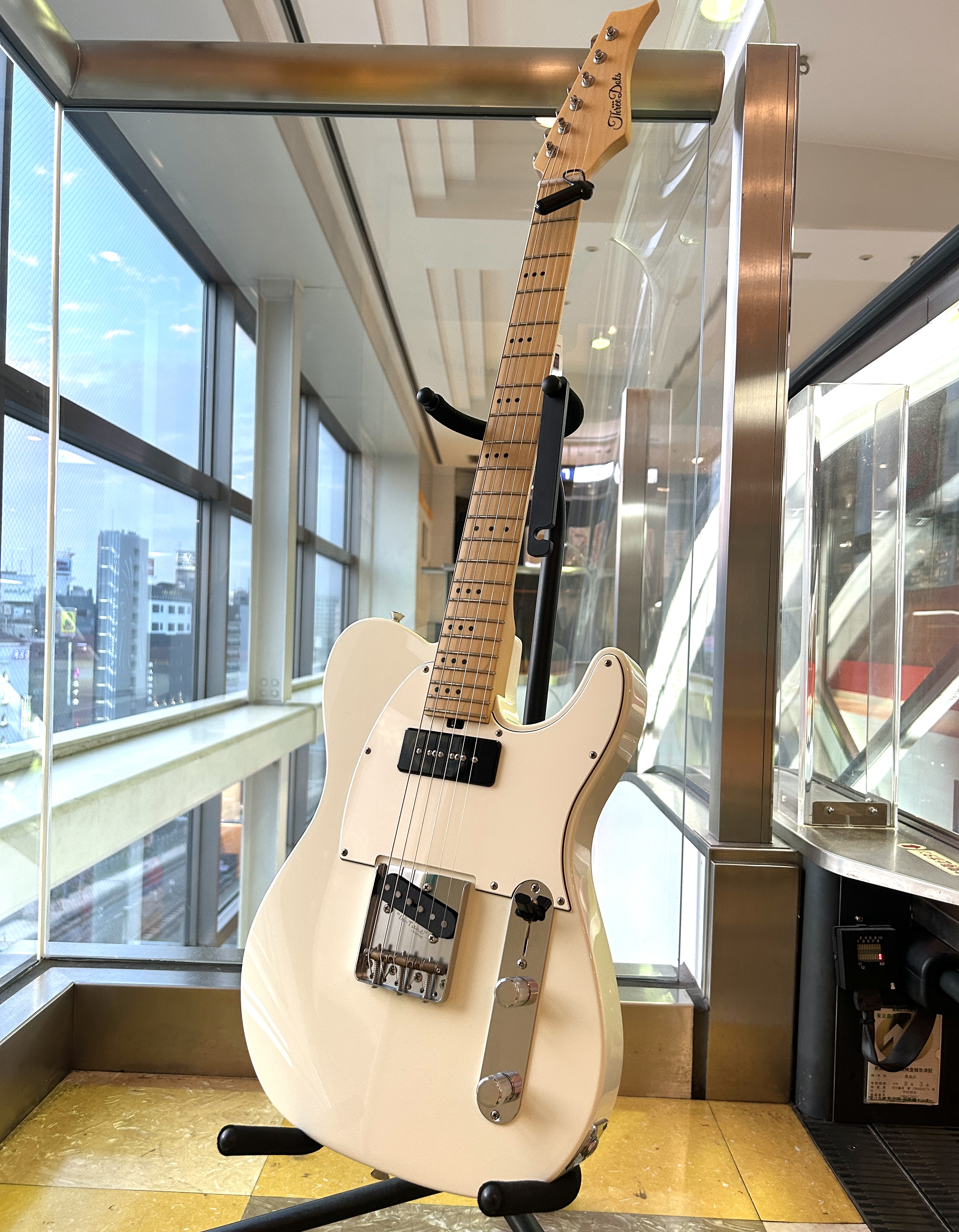 ThreeDots エレキベース ホワイト ThreeDots エレキベース