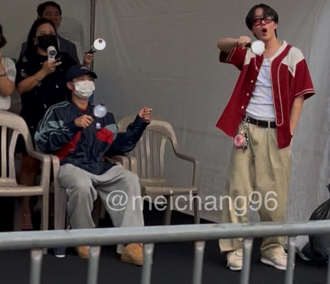 tksovers's tweet image. Namjoon coming to Jin's concert straight from the airport, never question their love