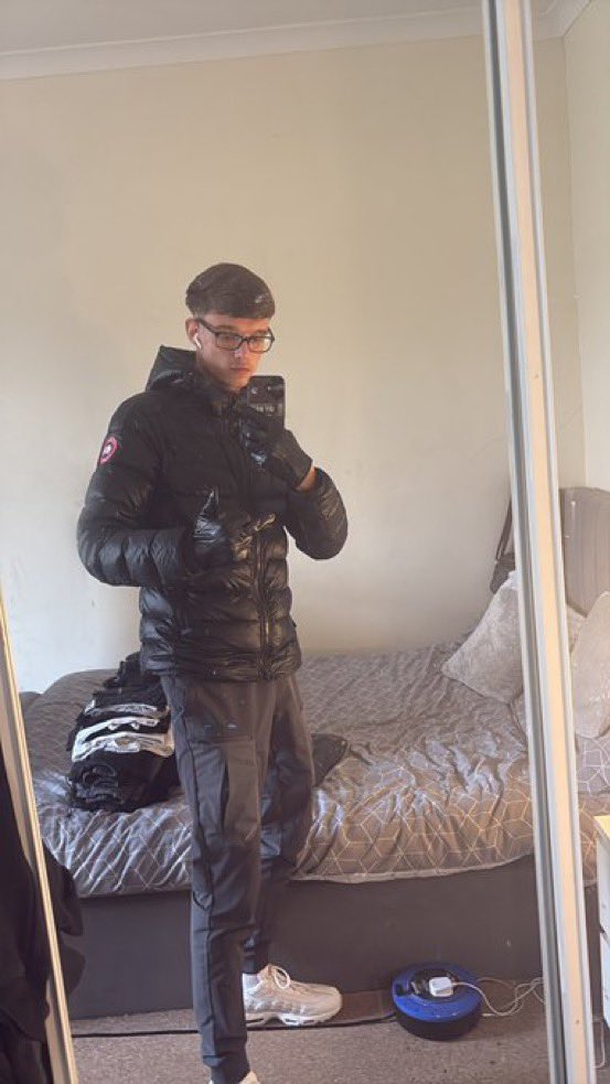 You can't resist the sweaty puffer and leather gloves you pathetic f*g🤣