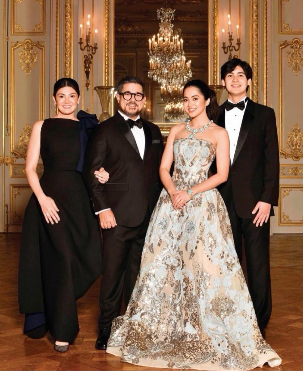 sir aga and miss cha are really blessed to have tash &amp; aa. they may shine in the spotlight, but what stands out the most is their kindness &amp; character. a proof that morals &amp; manners matter more than any trophies.

MUHLACH TWINS RISING

#ATASHAMostPromising
#ANDRESOnTheRise