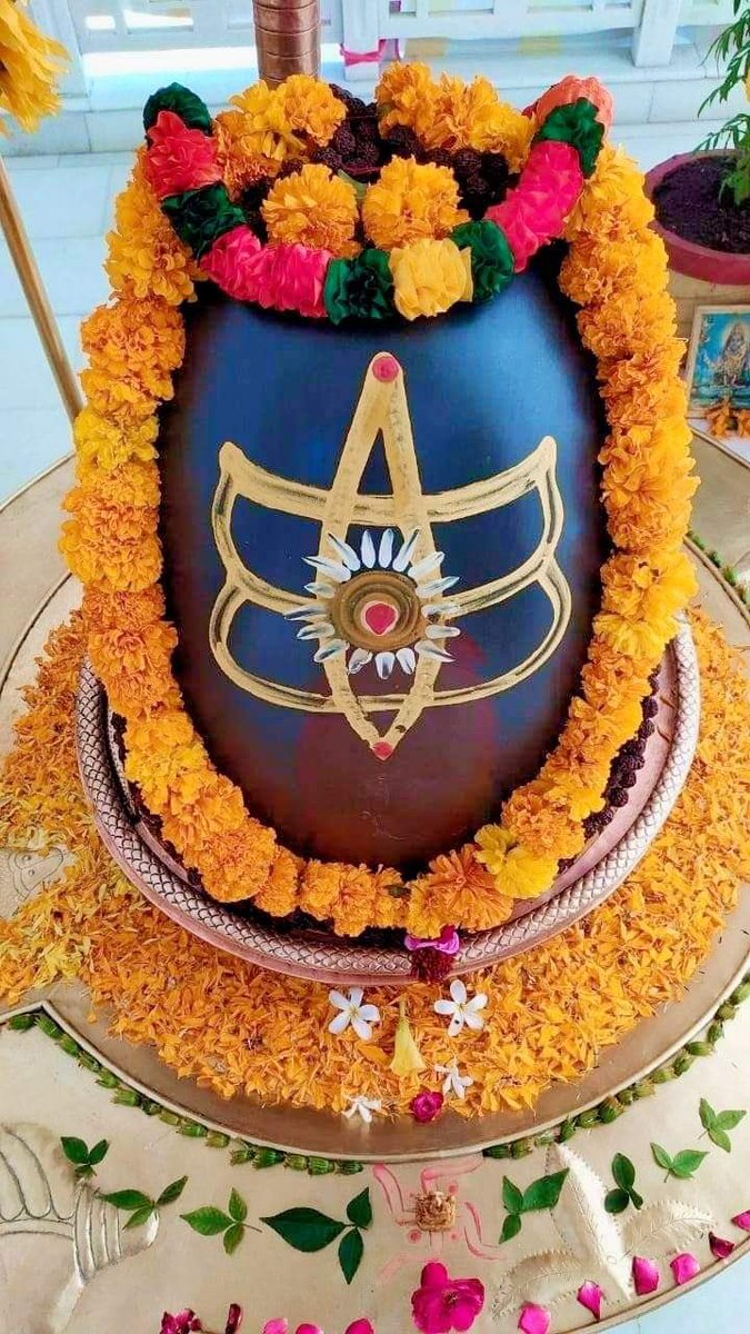 कुछ अधूरी बातें,कुछ अधूरे लोग,
    और कुछ अधूरी ख्वाहिशें…
बस इन्हीं का नाम शायद ज़िंदगी है…✍🏻

~महादेव 🍁