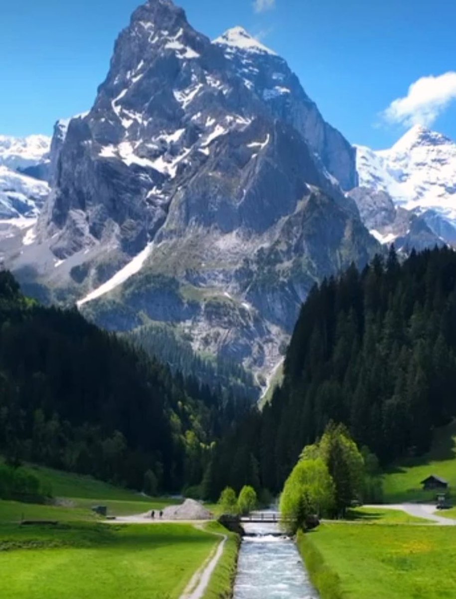 Magical Switzerland ˜🚎🏜️🏣