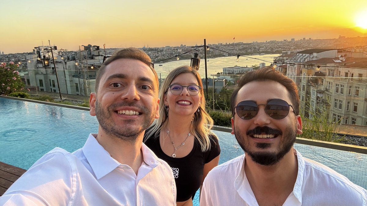 Hazal Güngördü (@hazalgungordu) on Twitter photo Geçmişle geleceğin kesişim noktasında, fikirlerin zamanı aştığı bir gecede, #Bitcoin'e uzanan @S21_Bali - #Timeless hikayesini dinledik.
Bu özel davet için başta <a href="/0xesrakahraman/">Esra Kahraman</a> 'a, emeği geçen <a href="/ali2nc/">Ali Tunç ⚡</a> ve <a href="/0xRainb0y/">rainboy.eth</a>'a teşekkürler.
Geceden yakalanan anlar, #Bitcoin'deki "Zamana Geçmişle geleceğin kesişim noktasında, fikirlerin zamanı aştığı bir gecede, #Bitcoin'e uzanan @S21_Bali - #Timeless hikayesini dinledik.
Bu özel davet için başta <a href="/0xesrakahraman/">Esra Kahraman</a> 'a, emeği geçen <a href="/ali2nc/">Ali Tunç ⚡</a> ve <a href="/0xRainb0y/">rainboy.eth</a>'a teşekkürler.
Geceden yakalanan anlar, #Bitcoin'deki "Zamana
