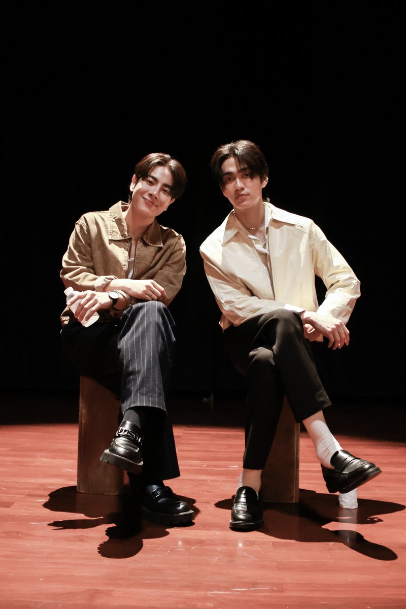OLF_DreamOn's tweet photo. คุณสมบัติของการแคสต์เป็นโรมีโอคืออะไร 
ใช่ "สวยแซ่บ" รึเปล่า 
👁️🫦👁️

#OnlyFriendsDreamOn
#GMMTV
@wixxiws @gawincaskey @besevboom @yacht_patsit https://t.co/90wmyBZlwj